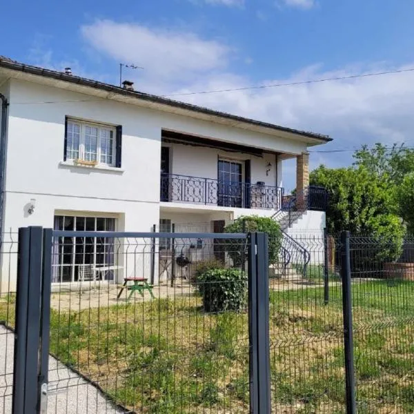 Plaisir des prés - Appartement T3, jardin, parking, hotel a Chaponost