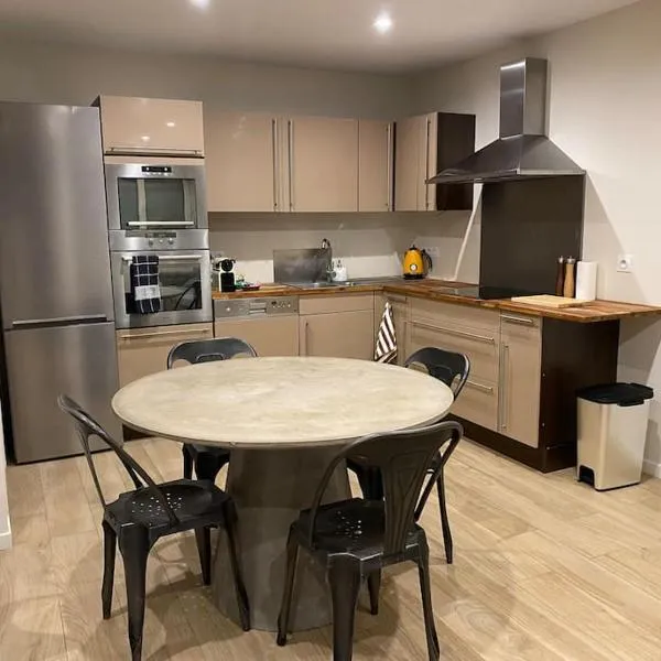 Appartement T2 spacieux et équipé, hotel v destinaci Mions