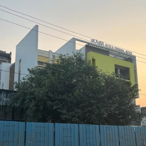 nKAaSA hotel Personal Suites, hotel v destinaci Raxaul