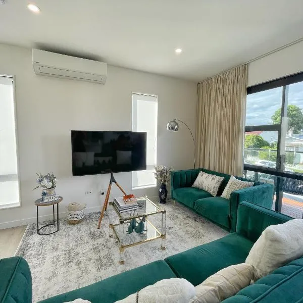 Your Modern Home in Sandringham, Close to City, Heat Pumps, Netflix, Parking, hotel sa Titirangi