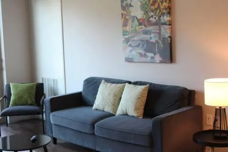 4 mi to Jack Thrice Stadium + hot tub, hotel ad Ames