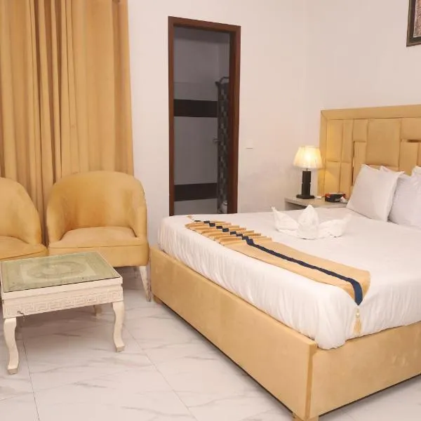 Hotel Royal Comfort: Kānjra şehrinde bir otel