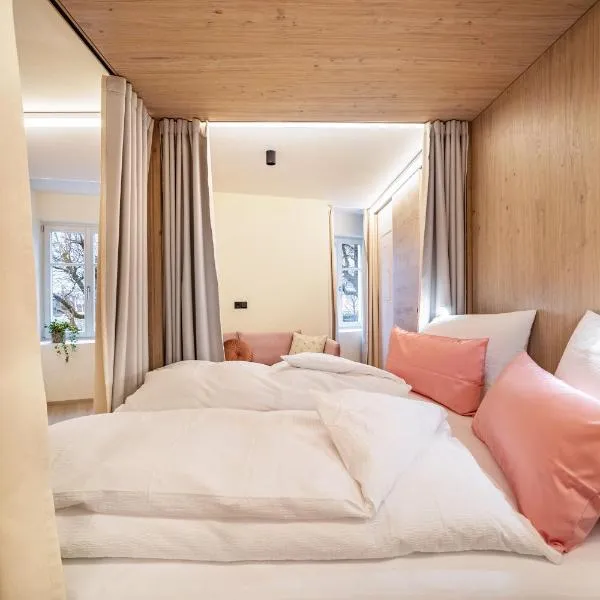 Avia Living Anna, hotel v Brunicu