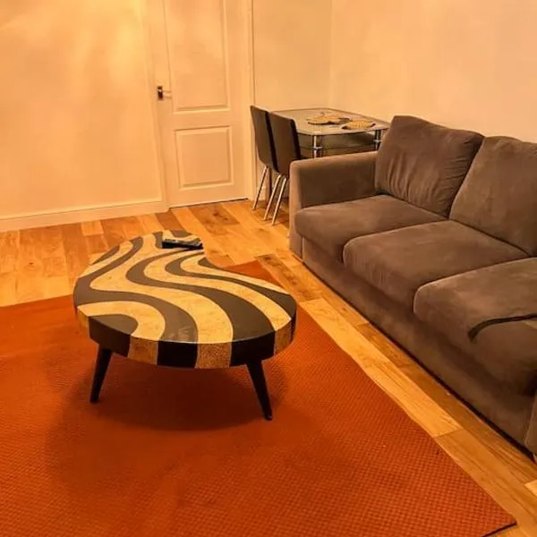 2 bed Solihull near NEC Airport, JLR, Resort Wrld, hotel in Solihull