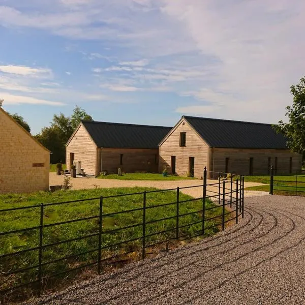 Luxury Lodge @ Ewen Barn - private 5* retreat, hotel a Cirencester