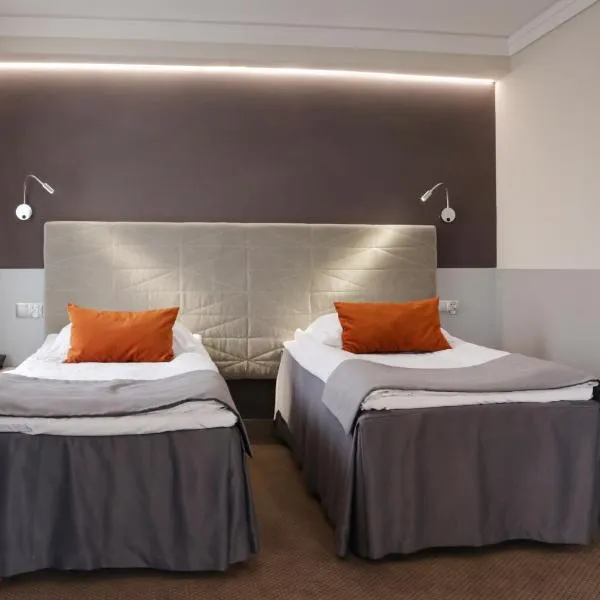 Hotel Cristal Park, hotel Tarnówban