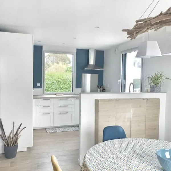 Maison 3* sur la Côte de Granit Rose, hotel v destinaci Trégastel