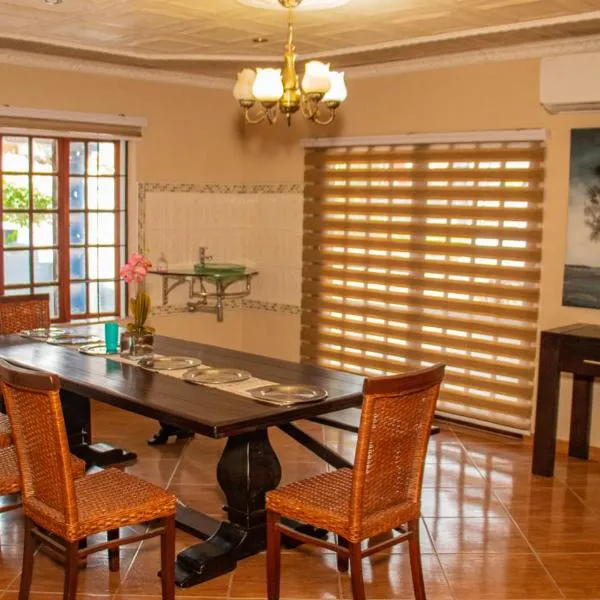 Lizpeter guest house, hotel in Elim