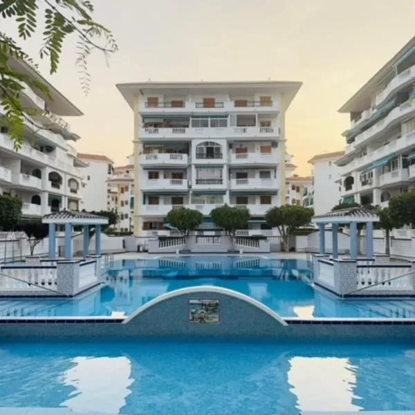 Apartment Playa de La Mata - Viňamar VI, hotel in La Mata