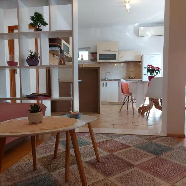 Apartments Zvonimir, hotel din Hvar