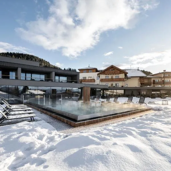 Hotel Viertler, hotel i Avelengo