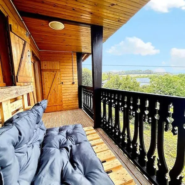 Chalet entièrement rénové proche Besançon, khách sạn ở Thise
