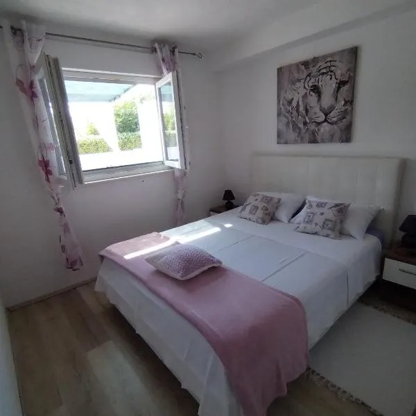 Apartmani Kulin 2, hotel in Kaštela