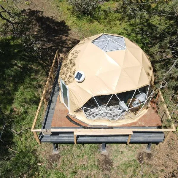 Glamping Dome 1 - 10 minutes from Kings Canyon, hotel en Dunlap