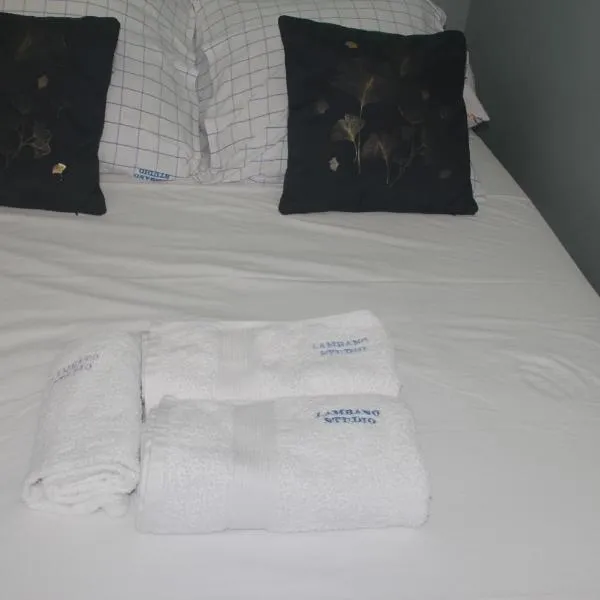 Lambano Studio, hotel v destinaci Grand-Bourg