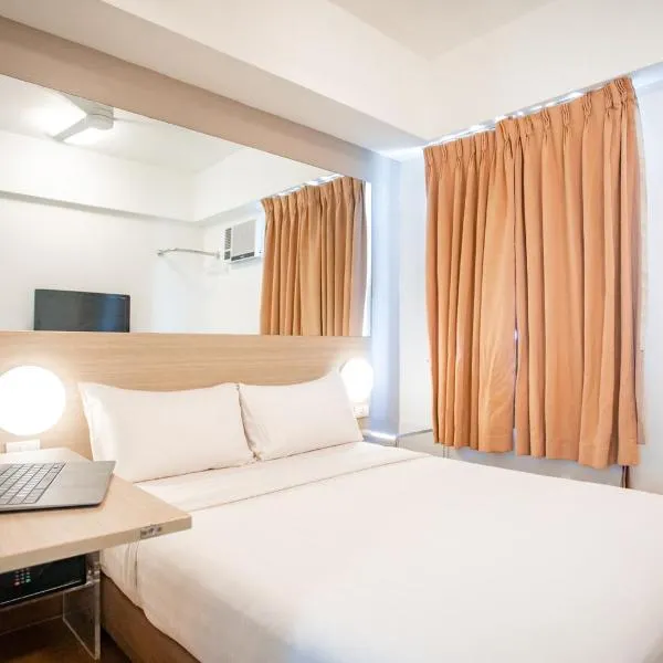 Red Planet Clark Angeles City, hotel di Angeles