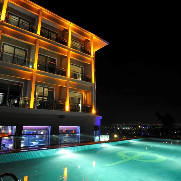 Hotel Çelik Palas Convention Center & Thermal SPA, hotel v destinaci Bursa