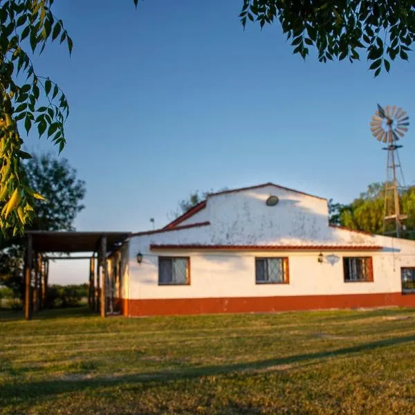 Yellow Cardinal Lodge, hotel in Curuzú Cuatiá