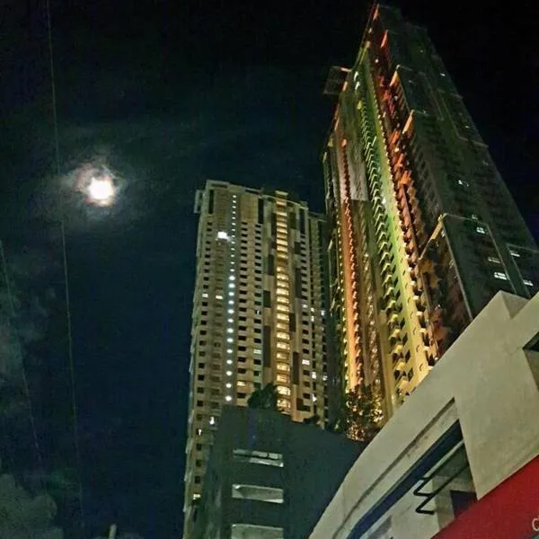 Horizon 101, Condo with a pool & view, hotel in Cebu City