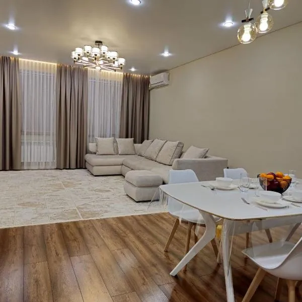 Элитная 2х комнатная квартира в ЖК Куралай, hotel v Qyzylordě