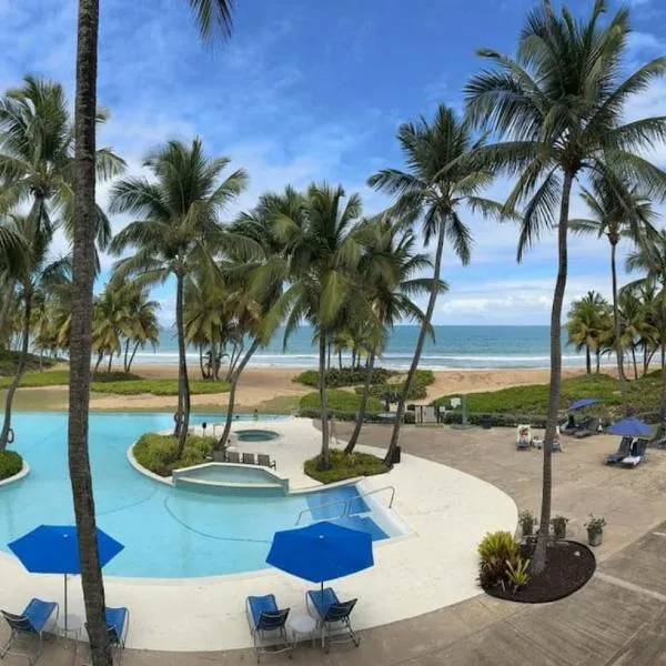 Beachfront Luxury 2 Bedroom at Wyndham Rio Mar, PR, hotel a Luquillo
