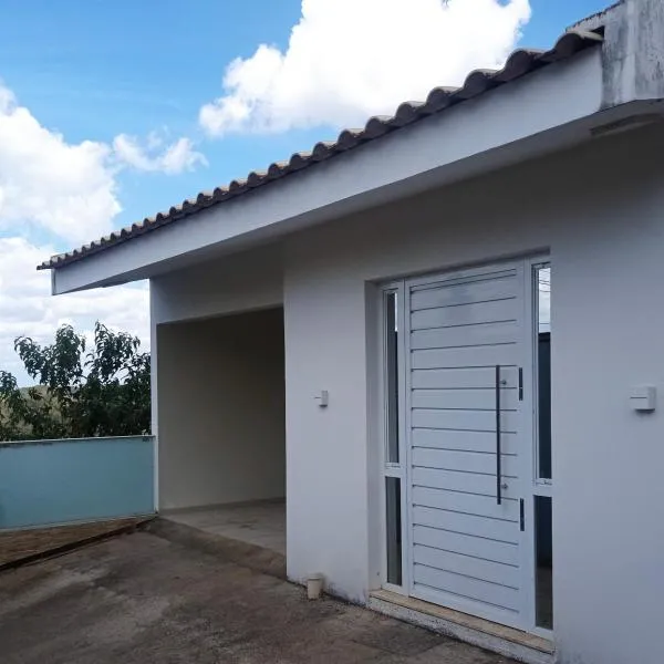 Residência completa e com garagem, hotel Garanhunsban