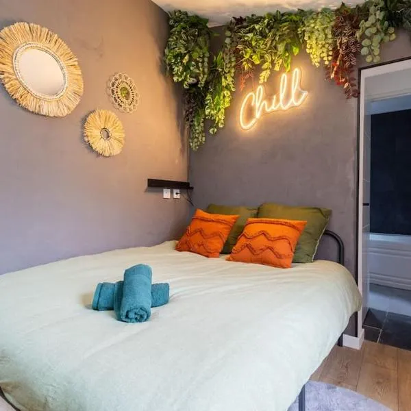 Maison Privative face au lac, hotel v destinaci Sucy-en-Brie