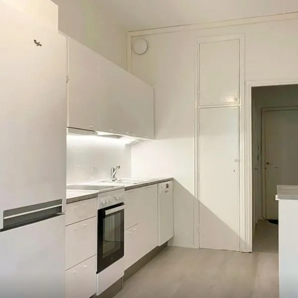 Moderni siisti Studio koti jossa modernit kalusteet, hotell i Helsinki