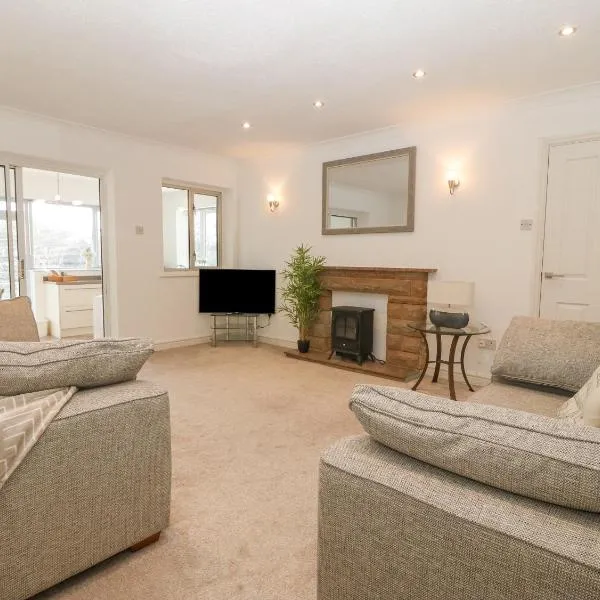 Riverview Apartment, hotel in Cemaes Bay