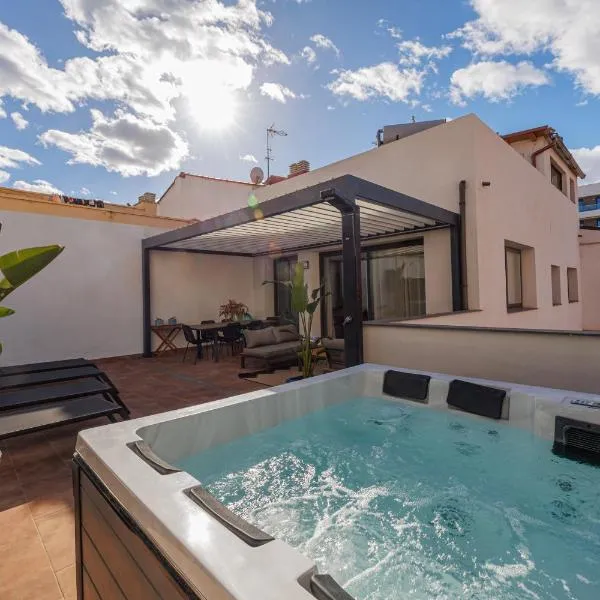 Atico Duplex Playa Area Barcelona con SPA exterior, hotel v destinaci Montgat