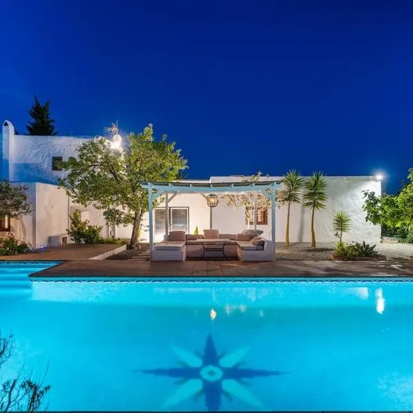 8 Guests Large Villa near Bossa Beaches & Airport, hotel San Jose de sa Talaiában