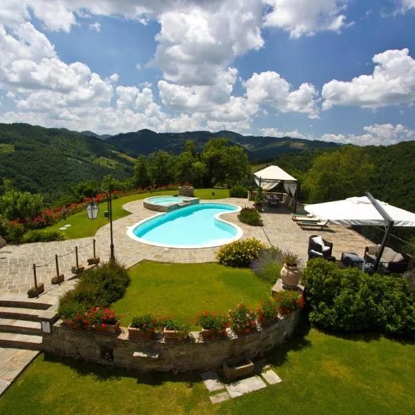 Stunning villa with pool, Jacuzzi and wonderful view, hotel in Apecchio