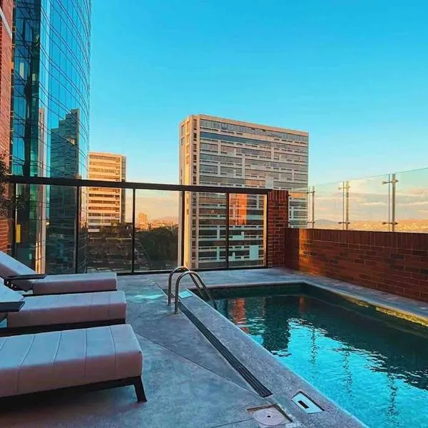 Luxury Studio in Zona 10 Guatemala with Pool, hotel in Guatemala