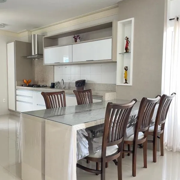 Apartamento com vista mar, hotel in Porto Belo