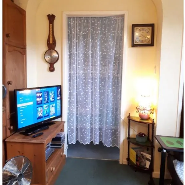 Private Annex, Little Flat, Private Entrance, hotel in Nottingham