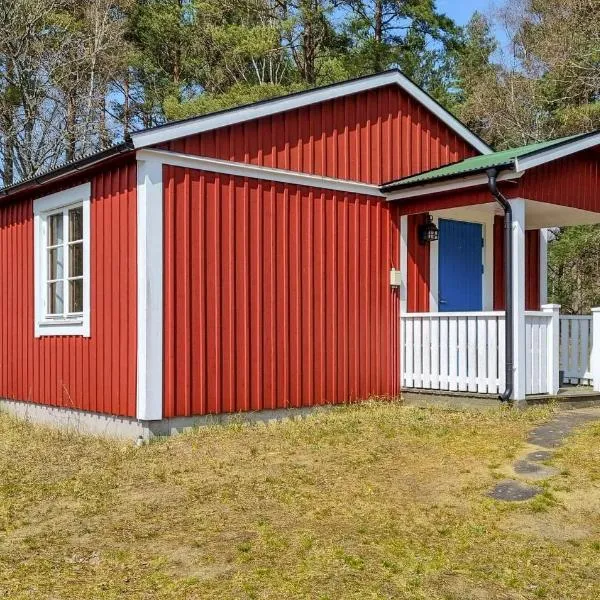 Gorgeous Home In Jämjö With Kitchen, hotel din Jämjö