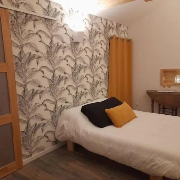 Logement avec accès terrasse, hotel em Mazières-en-Gâtine