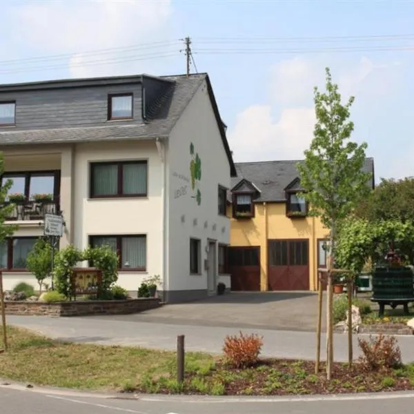 Wein- und Gästehaus Lentes, hotel v destinaci Trittenheim