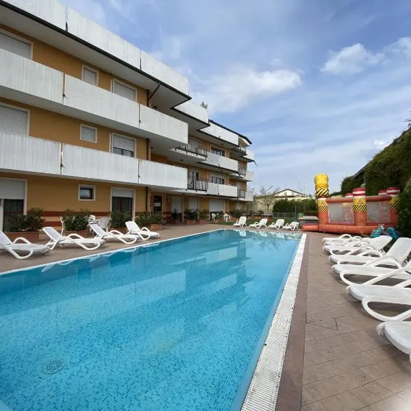 HOTIDAY Residence Garda, ξενοδοχείο στην Πεσκιέρα ντελ Γκάρντα