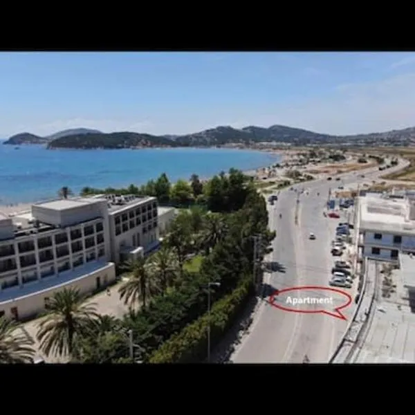 Lovely apartment 2’ walking from Anavyssos beach, hotel em Anavissos