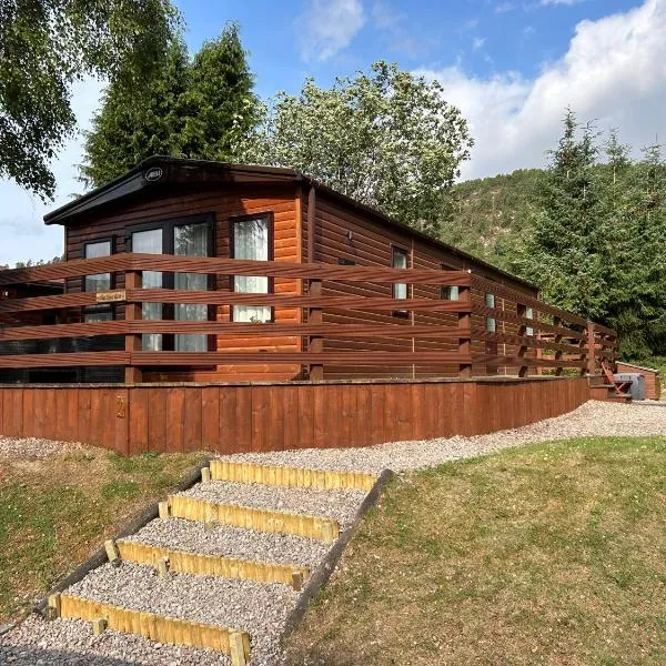 Lodge 2 The Wee Hut Aviemore, hotel v destinaci Aviemore