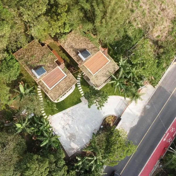 Villa Serena Eco-Lodges, hotel in Garopaba
