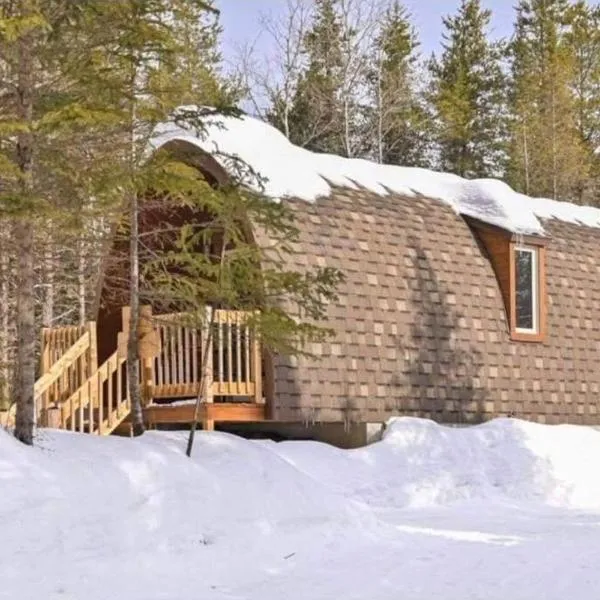 Chalet Éloise à louer avec spa Mauricie，聖亞歷克西德蒙的飯店