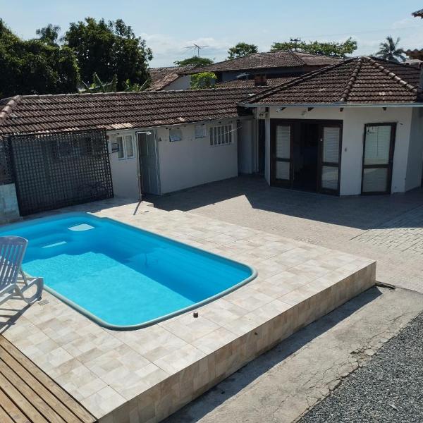 Casa de praia com piscina para 10 pessoas