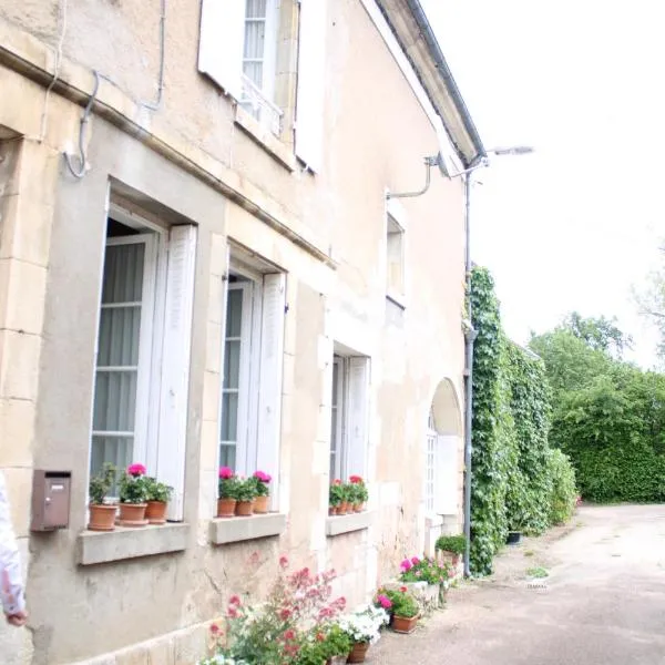 La Tomette, Hotel in Étais-la-Sauvin