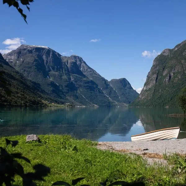 Olden Glamping - One with nature, hotell i Stryn