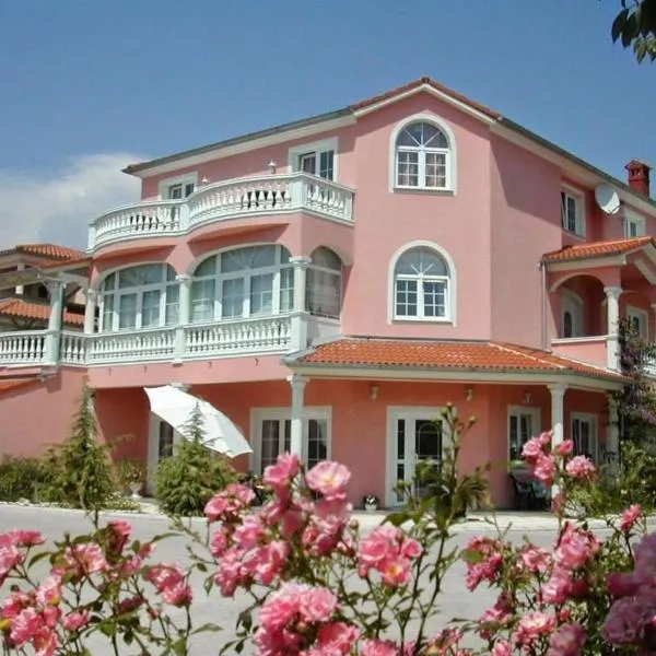 Hotel Villa Vera 2 – hotel w Fažanie