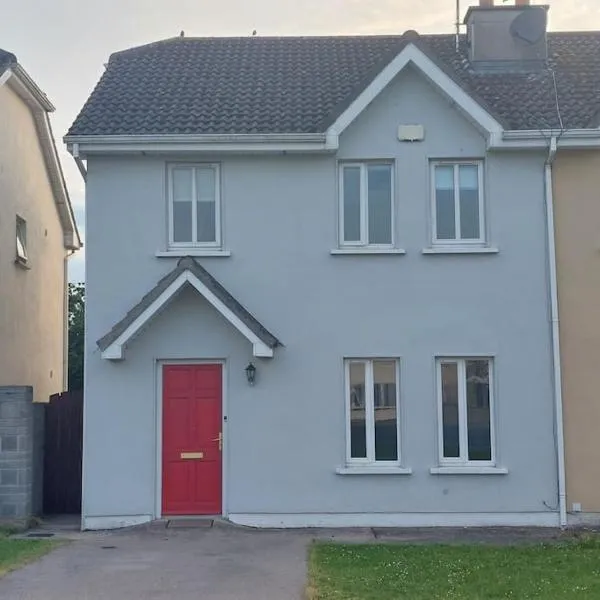 3 bed semi-detached house in a quite estate, hotel v destinaci Bruff