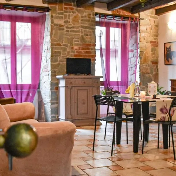 [Casa Glicine] Centro Storico, hotel v destinácii Pinerolo