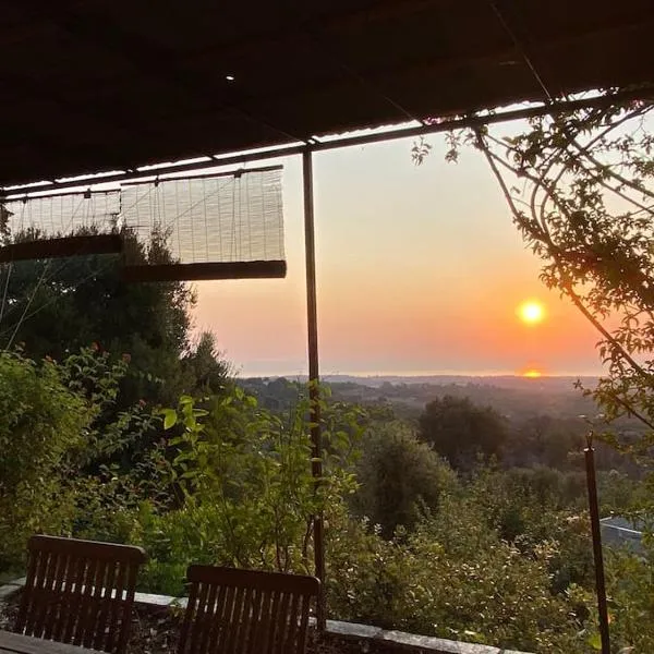 Tranquillité ,vue mer, hotel em Chiatra